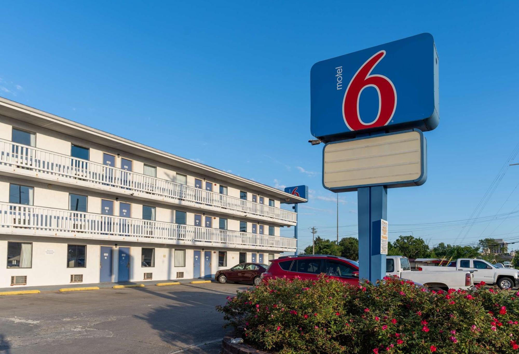 Hotel 6-cincinnati, Oh 2*